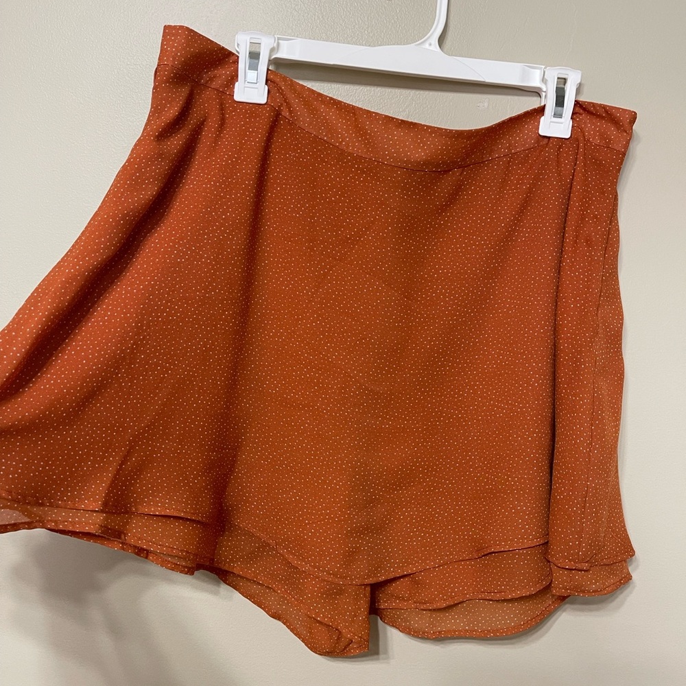 NWT Forever 21 Rust/White Dotted Skort